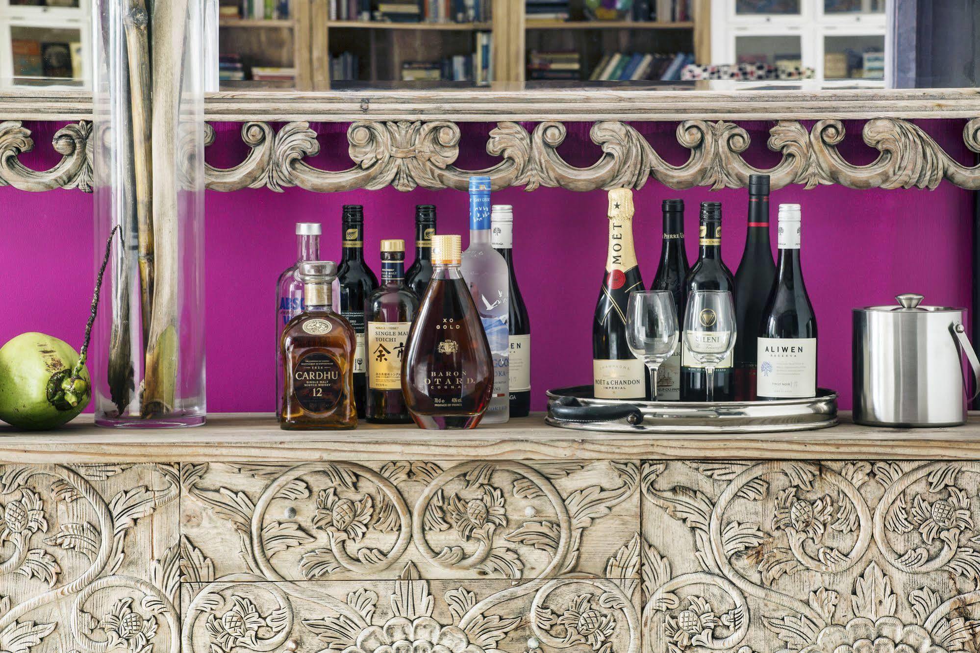 Owl And The Pussycat Hotel & Restaurant Унаватуна Екстериор снимка